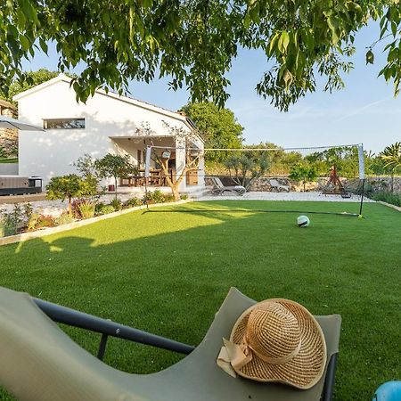 Holiday Home - Villa Thorak Anic Bagian luar foto