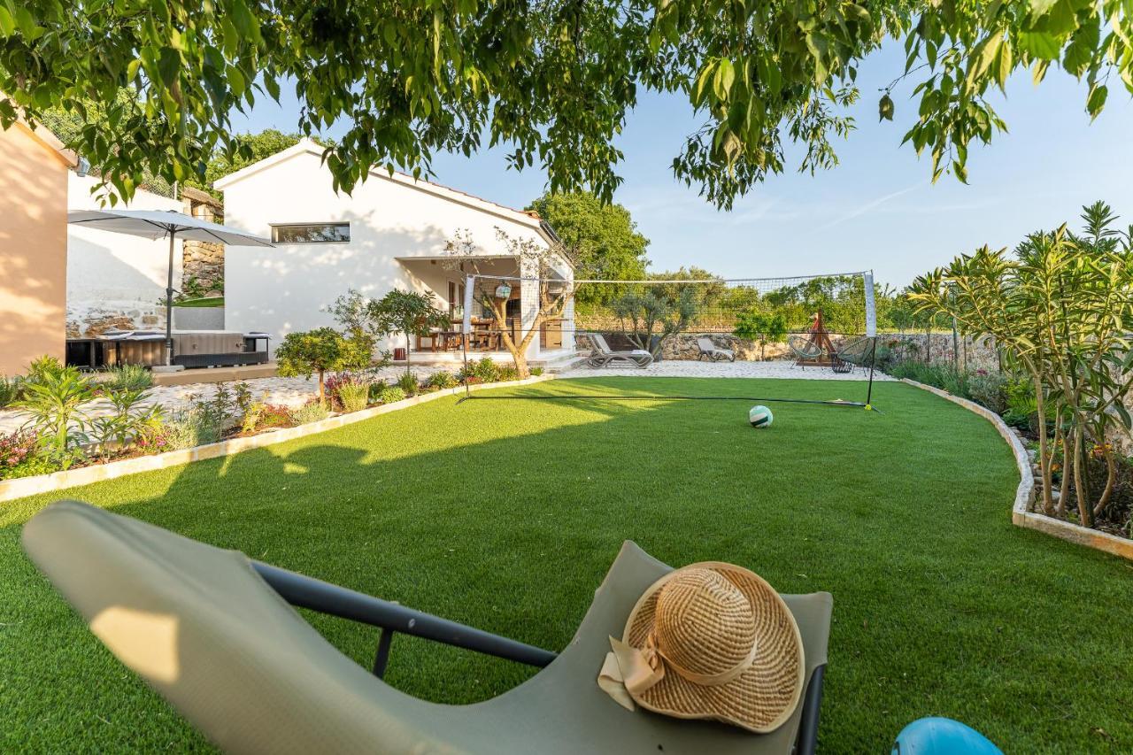 Holiday Home - Villa Thorak Anic Bagian luar foto