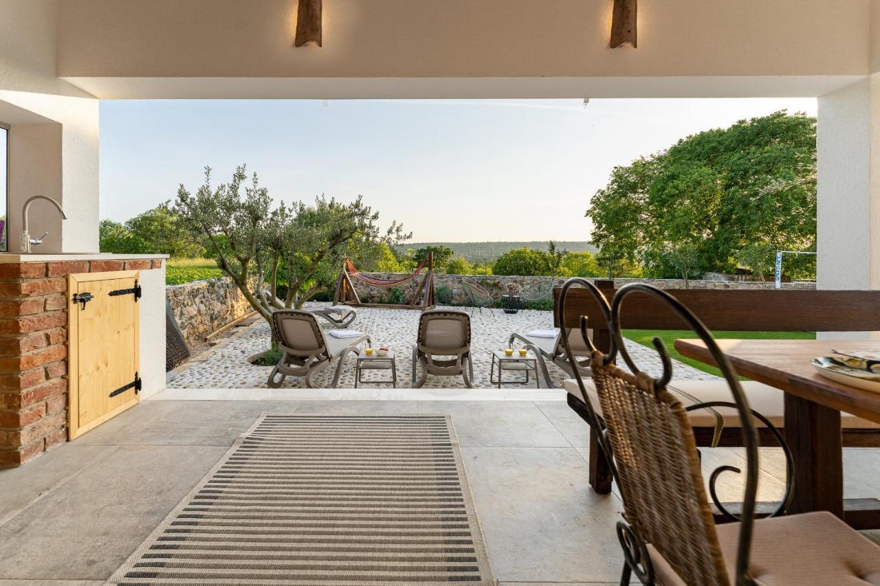 Holiday Home - Villa Thorak Anic Bagian luar foto
