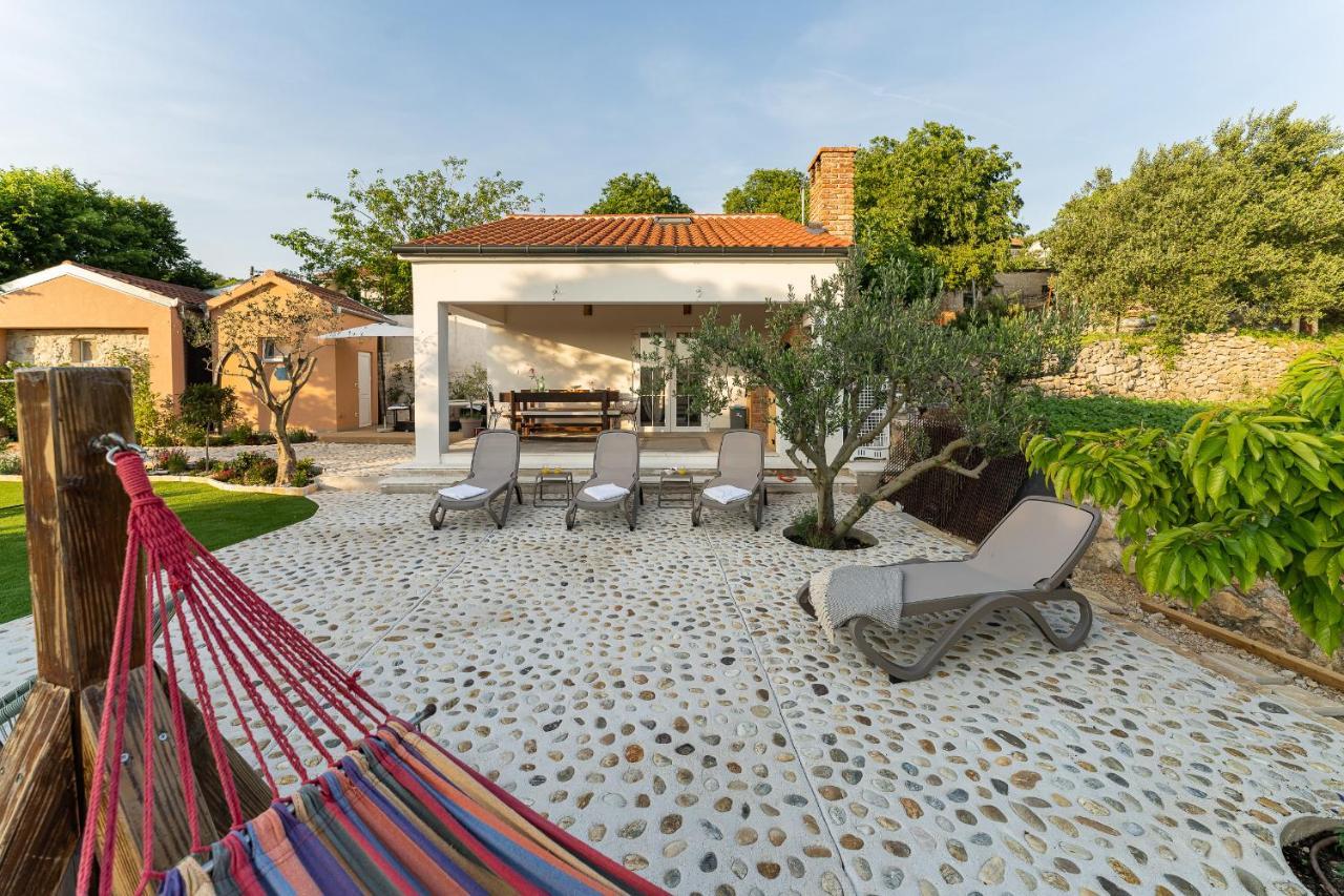 Holiday Home - Villa Thorak Anic Bagian luar foto