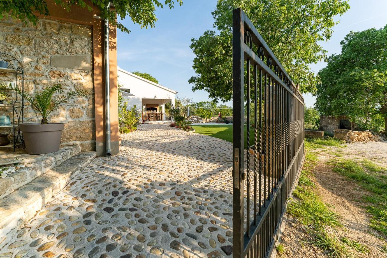 Holiday Home - Villa Thorak Anic Bagian luar foto