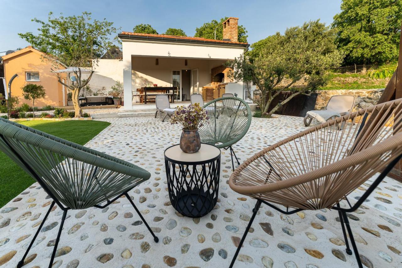 Holiday Home - Villa Thorak Anic Bagian luar foto
