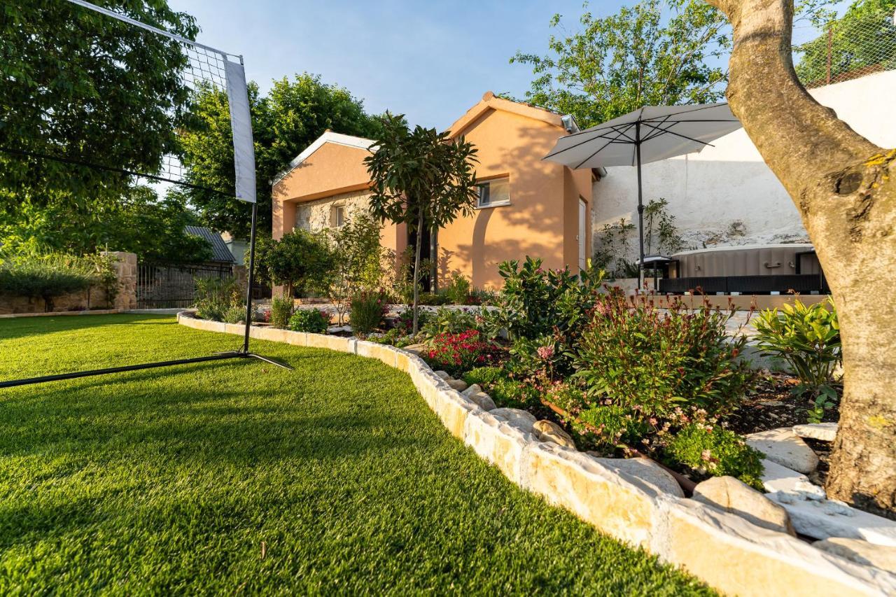 Holiday Home - Villa Thorak Anic Bagian luar foto