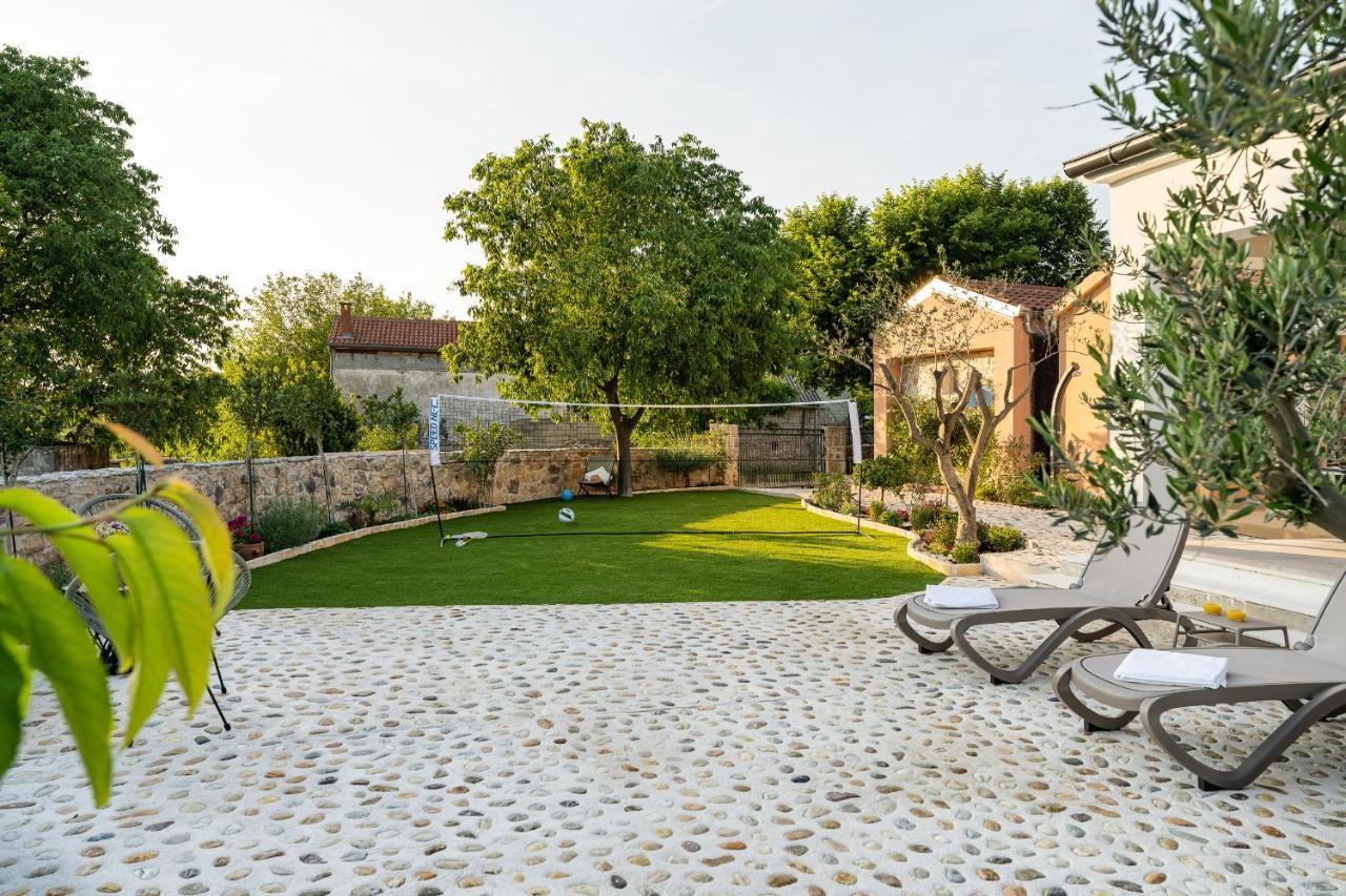 Holiday Home - Villa Thorak Anic Bagian luar foto