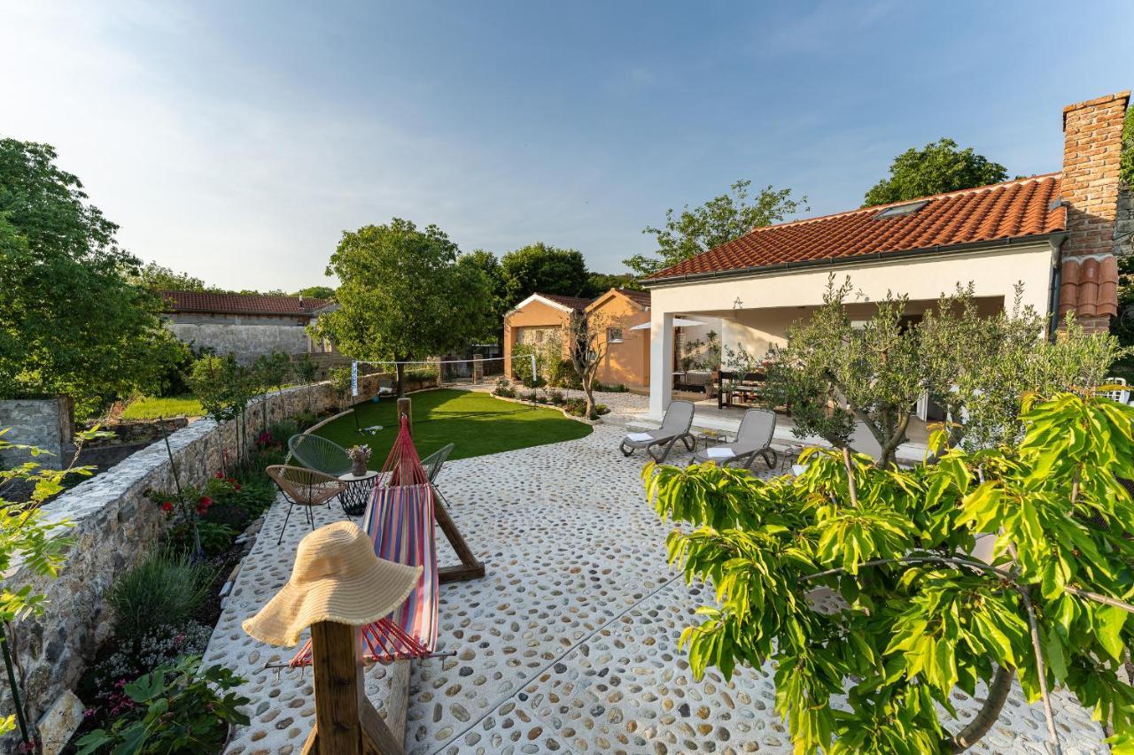 Holiday Home - Villa Thorak Anic Bagian luar foto