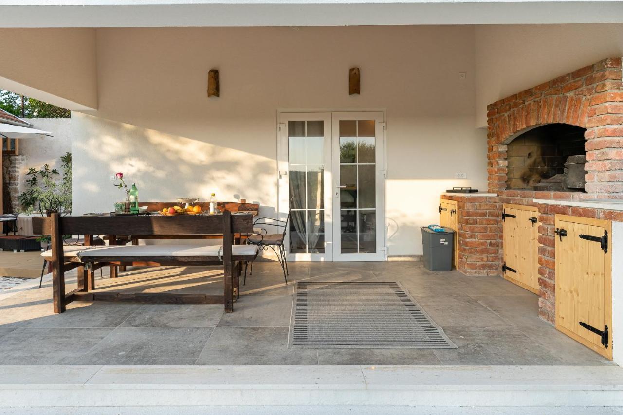 Holiday Home - Villa Thorak Anic Bagian luar foto