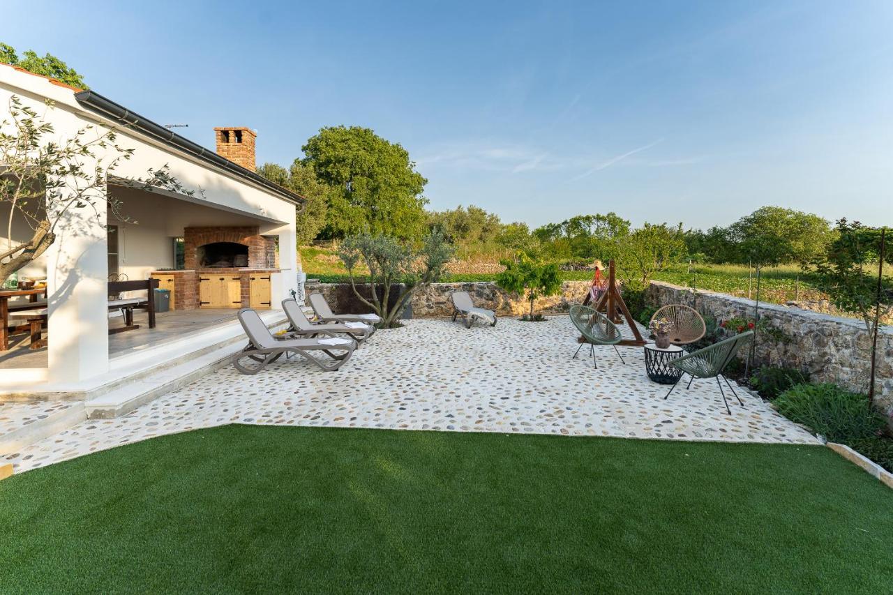 Holiday Home - Villa Thorak Anic Bagian luar foto