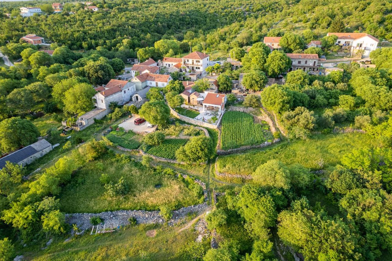 Holiday Home - Villa Thorak Anic Bagian luar foto