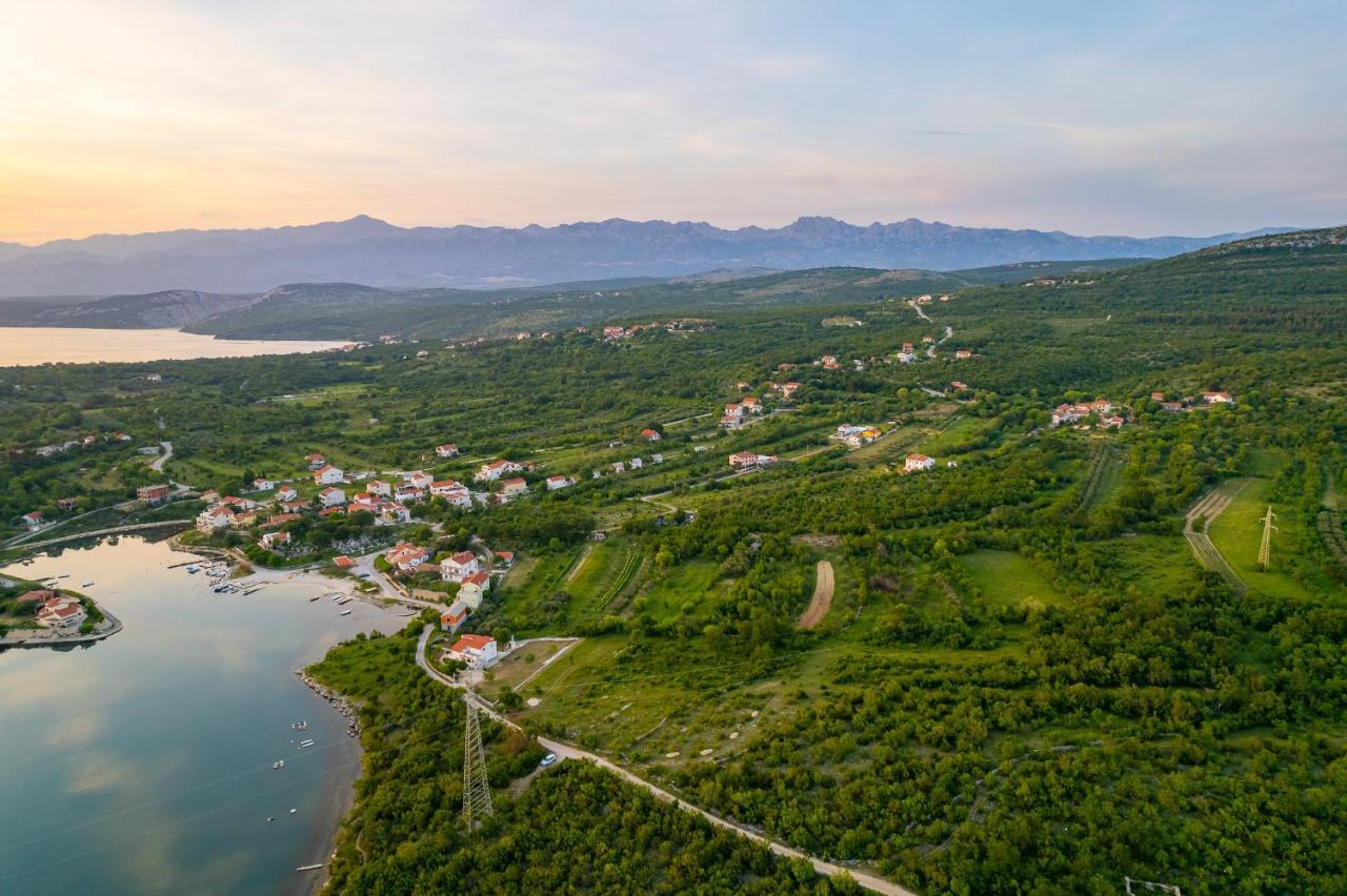 Holiday Home - Villa Thorak Anic Bagian luar foto