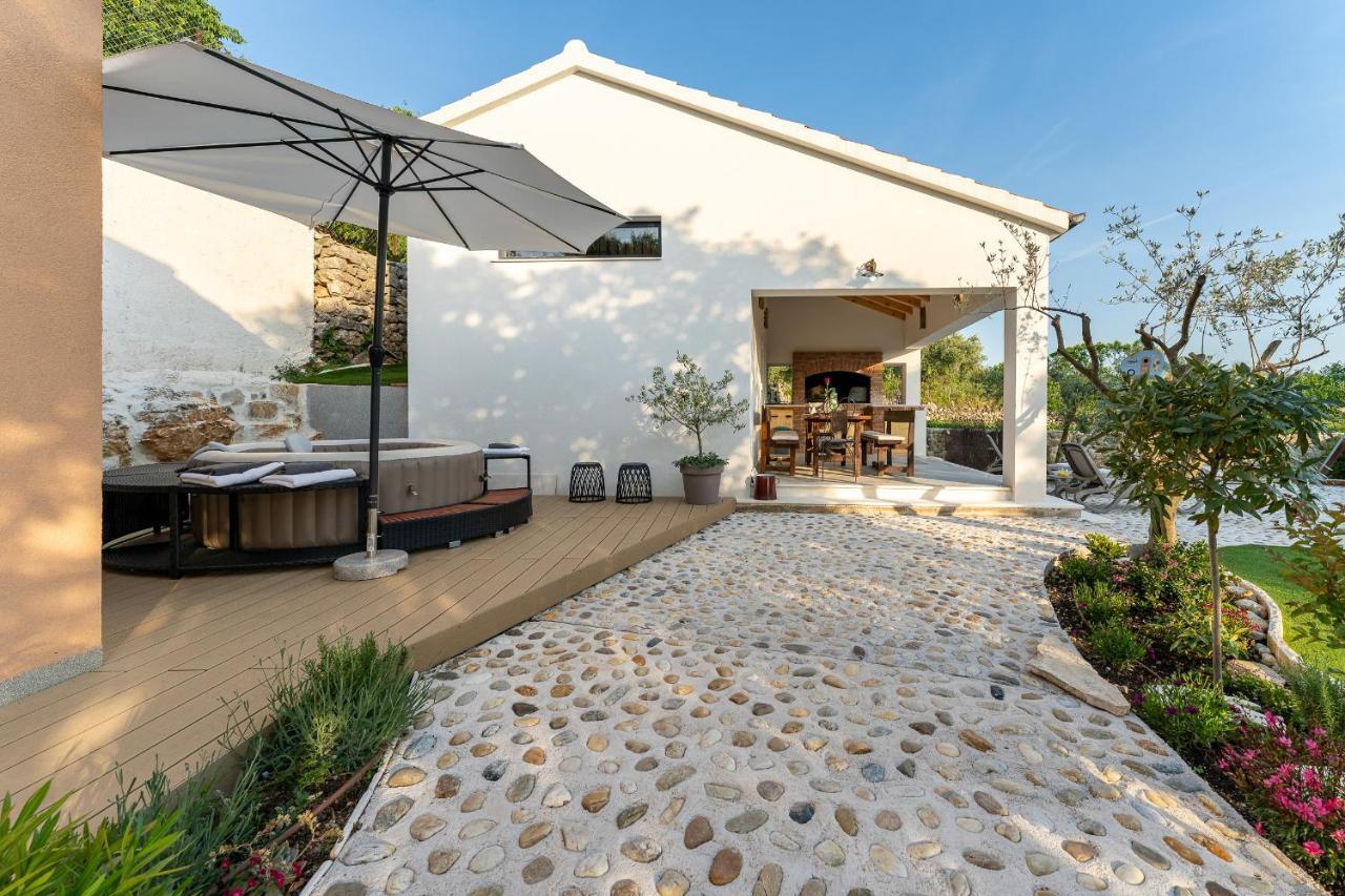 Holiday Home - Villa Thorak Anic Bagian luar foto