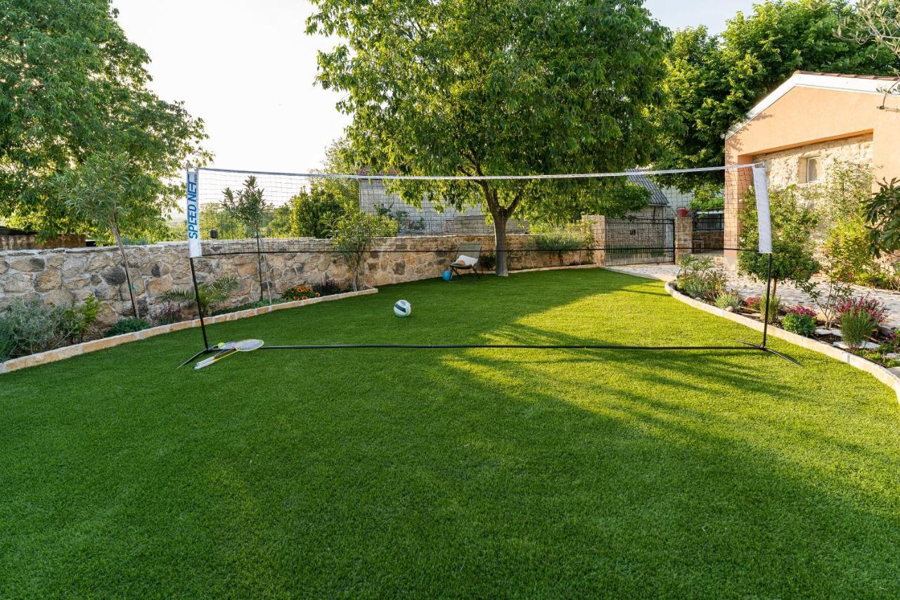 Holiday Home - Villa Thorak Anic Bagian luar foto