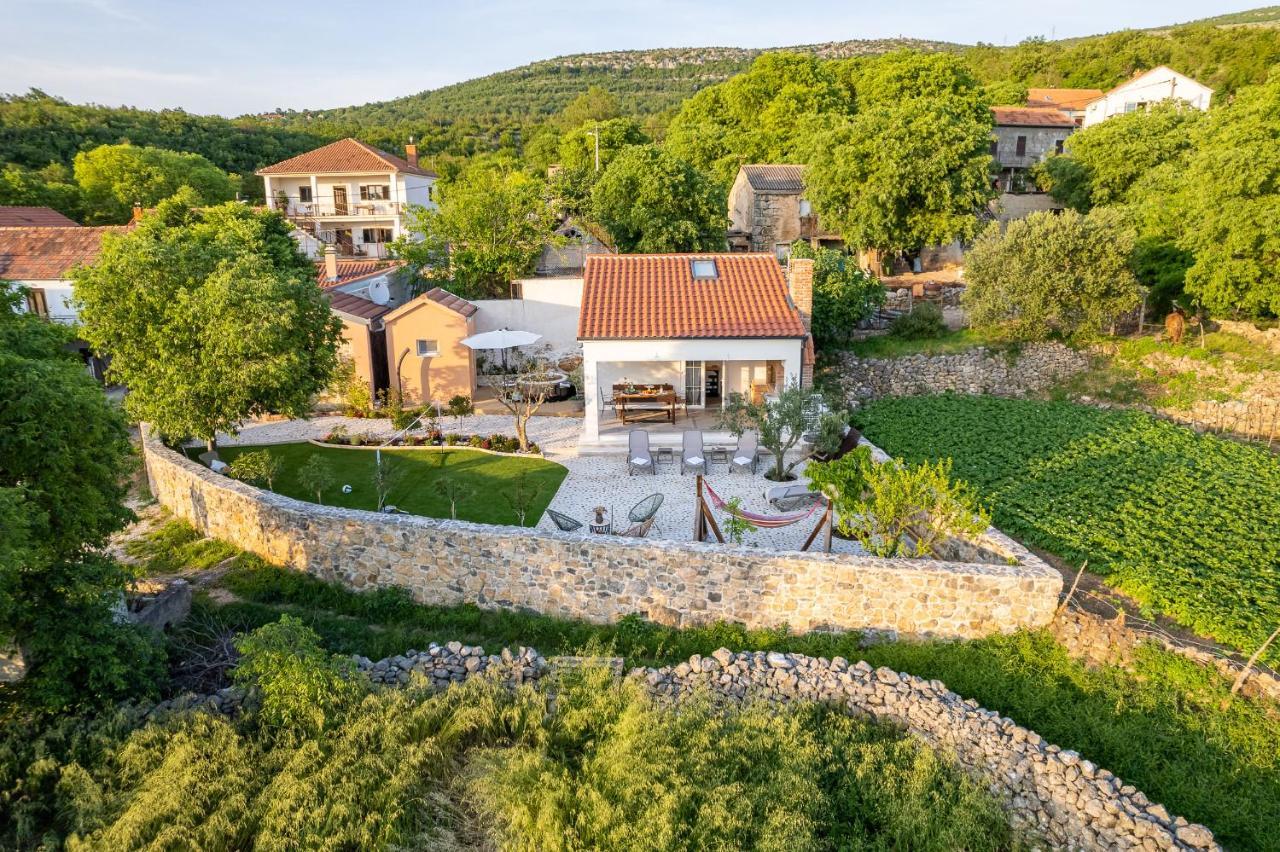 Holiday Home - Villa Thorak Anic Bagian luar foto