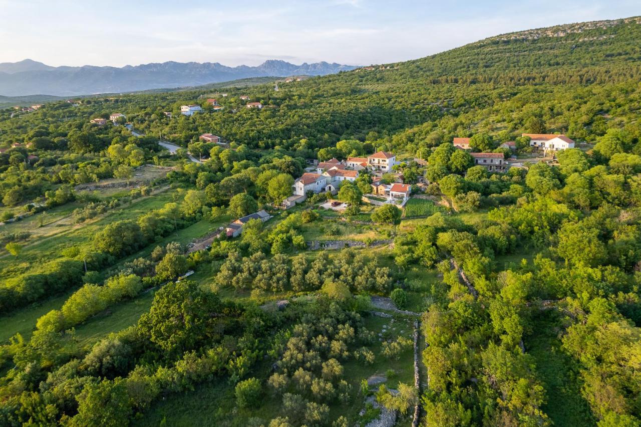 Holiday Home - Villa Thorak Anic Bagian luar foto