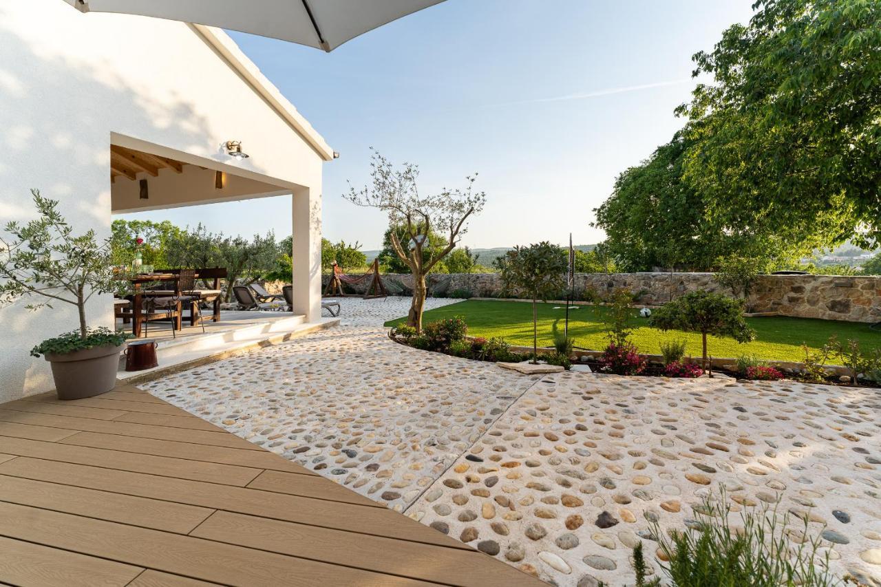 Holiday Home - Villa Thorak Anic Bagian luar foto