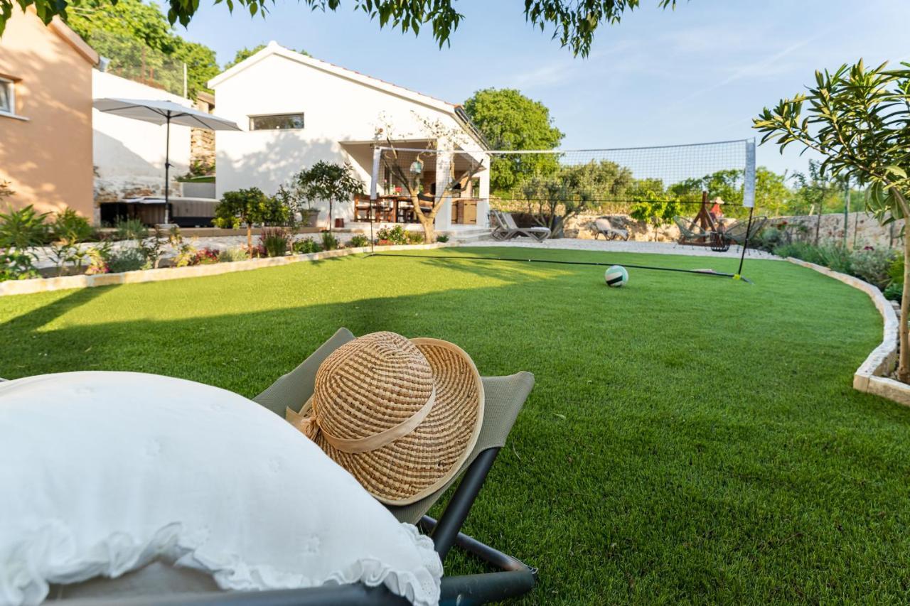 Holiday Home - Villa Thorak Anic Bagian luar foto