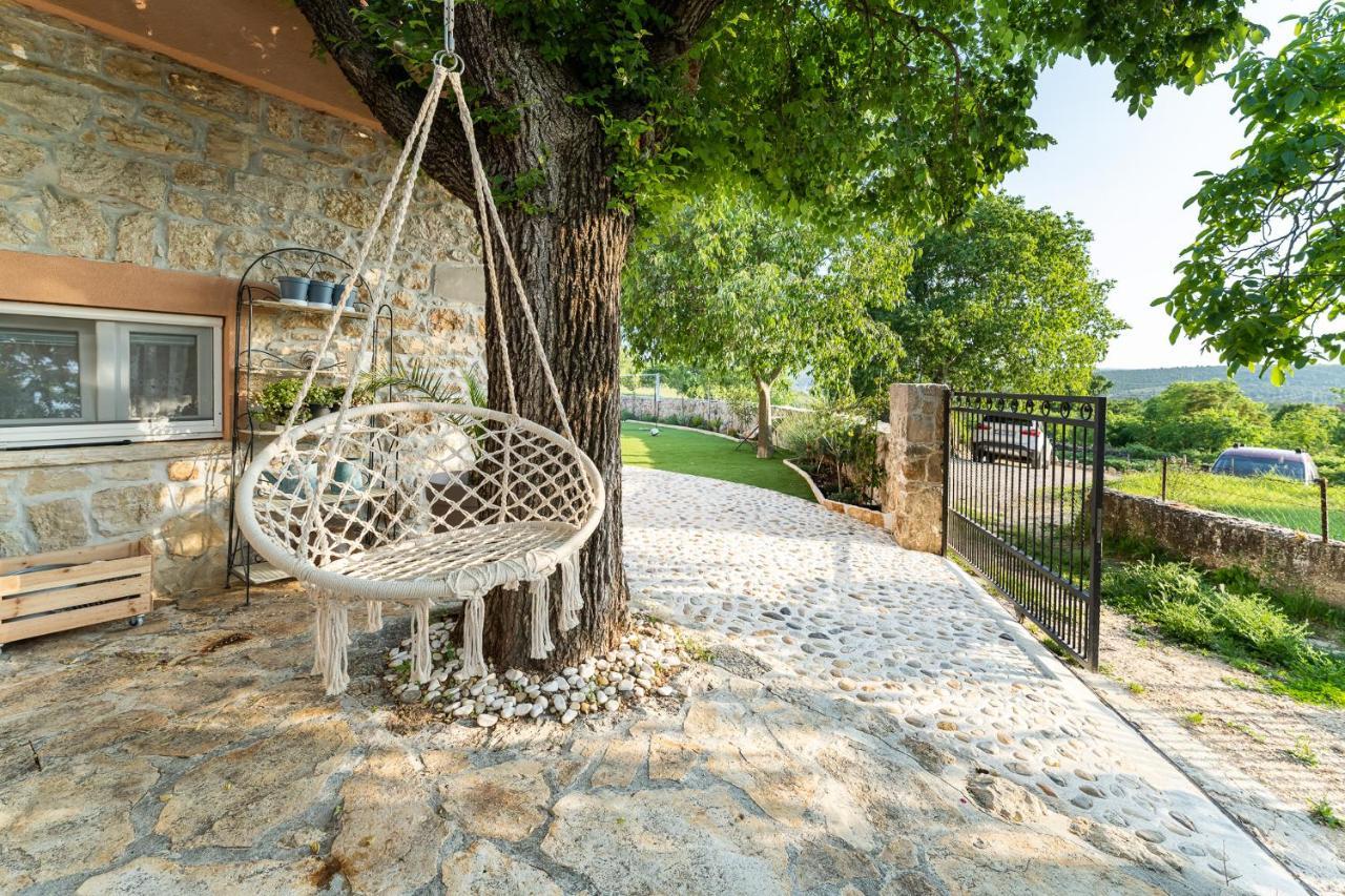 Holiday Home - Villa Thorak Anic Bagian luar foto
