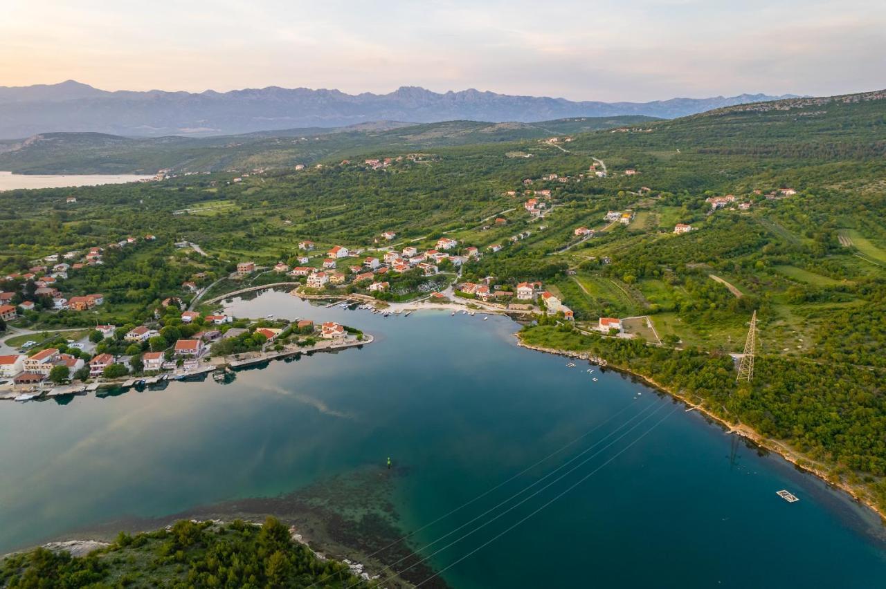 Holiday Home - Villa Thorak Anic Bagian luar foto